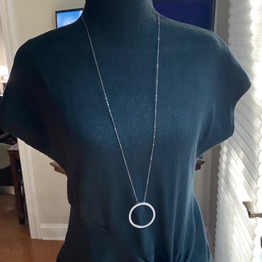 Paparazzi Silver Circle Pendant Necklace Make a 5-pc bundle for best price!
